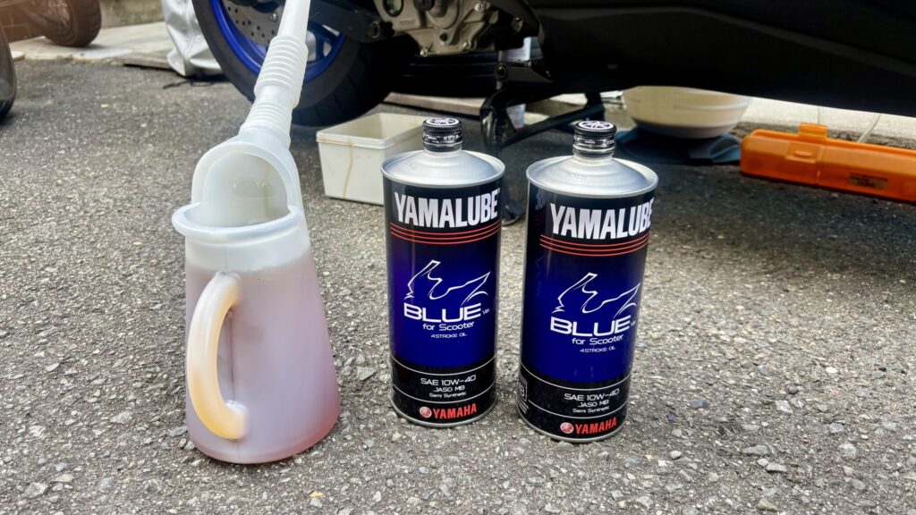 使用オイルは、ヤマハ YAMAHA
バイク用エンジンオイル ヤマルーブ ブルー SC 10Wー40 MB