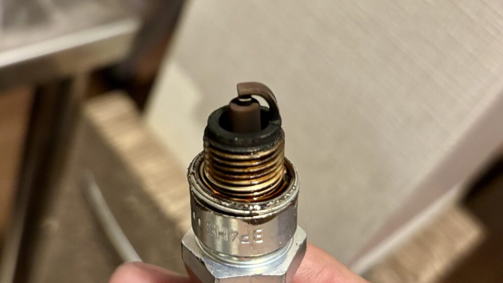 ホンダハミングから取り外したNGK BP4HSプラグの焼け具合