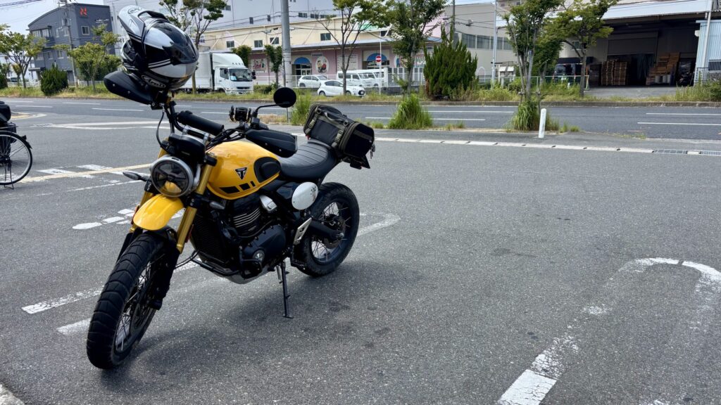 カエディア　KDR-M8SPJ-BK 　スマホホルダーをトライアンフスクランブラー400xcに取り付けて試走に行く。