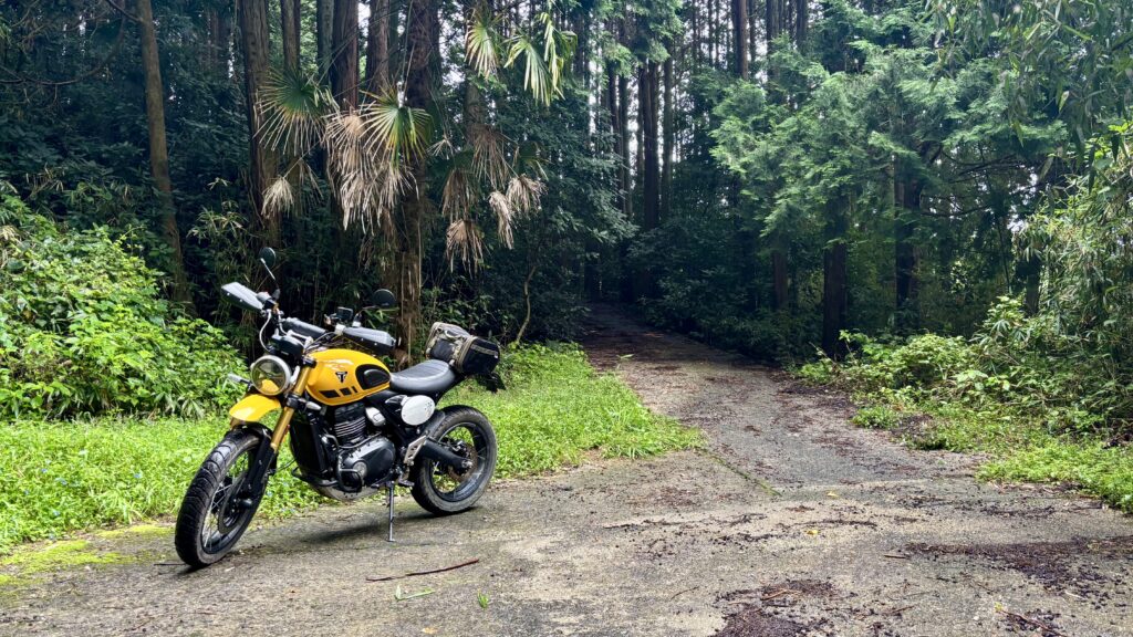 林道を走って汚れたスクランブラー400XC