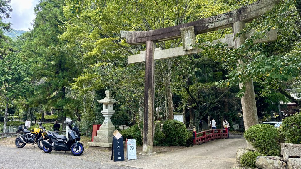 やってきたのは兵庫県丹波市にある「いそべ部神社(いそべじんじゃ)」です。