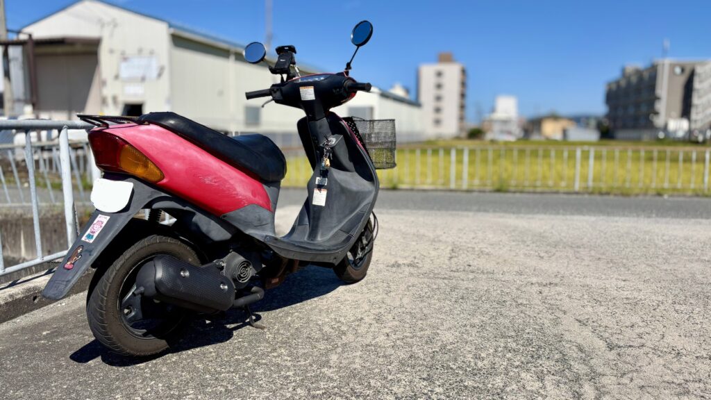 整備が終わって試走するスズキレッツ２