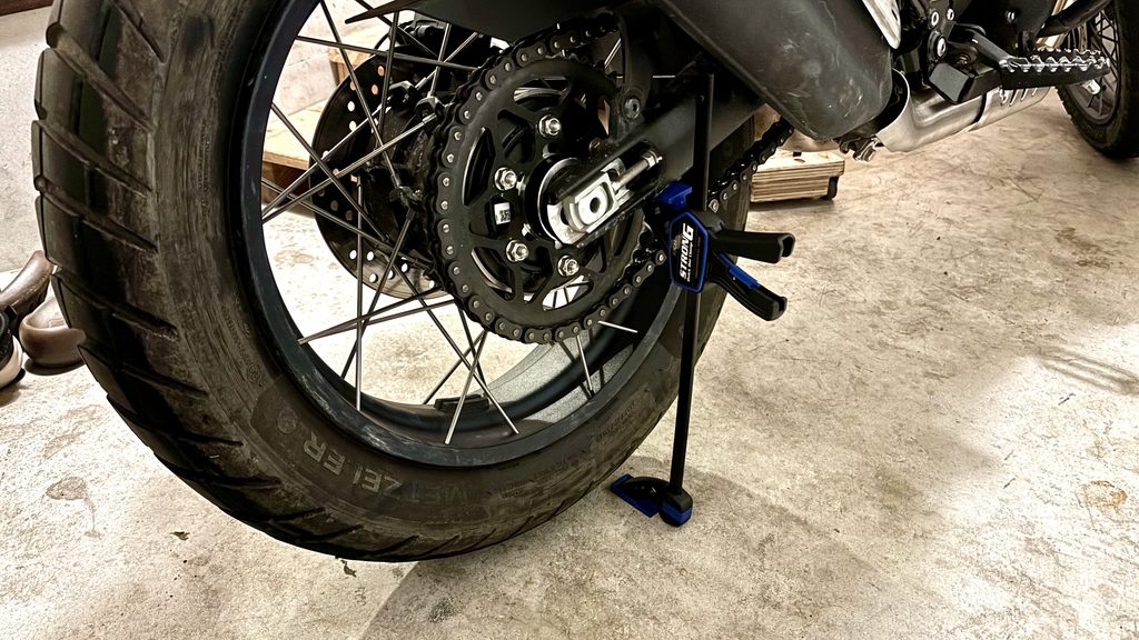 SK11(エスケー11) 怪力クイックバークランプをスイングアームにセットする