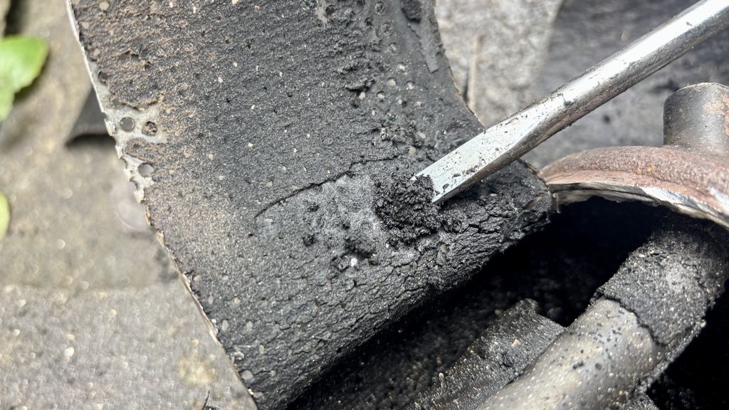 レッツ2のマフラーを切断して内部を見る